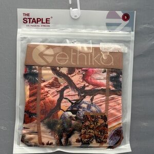 Ethika Vibrant Wildlife Reptile Decor